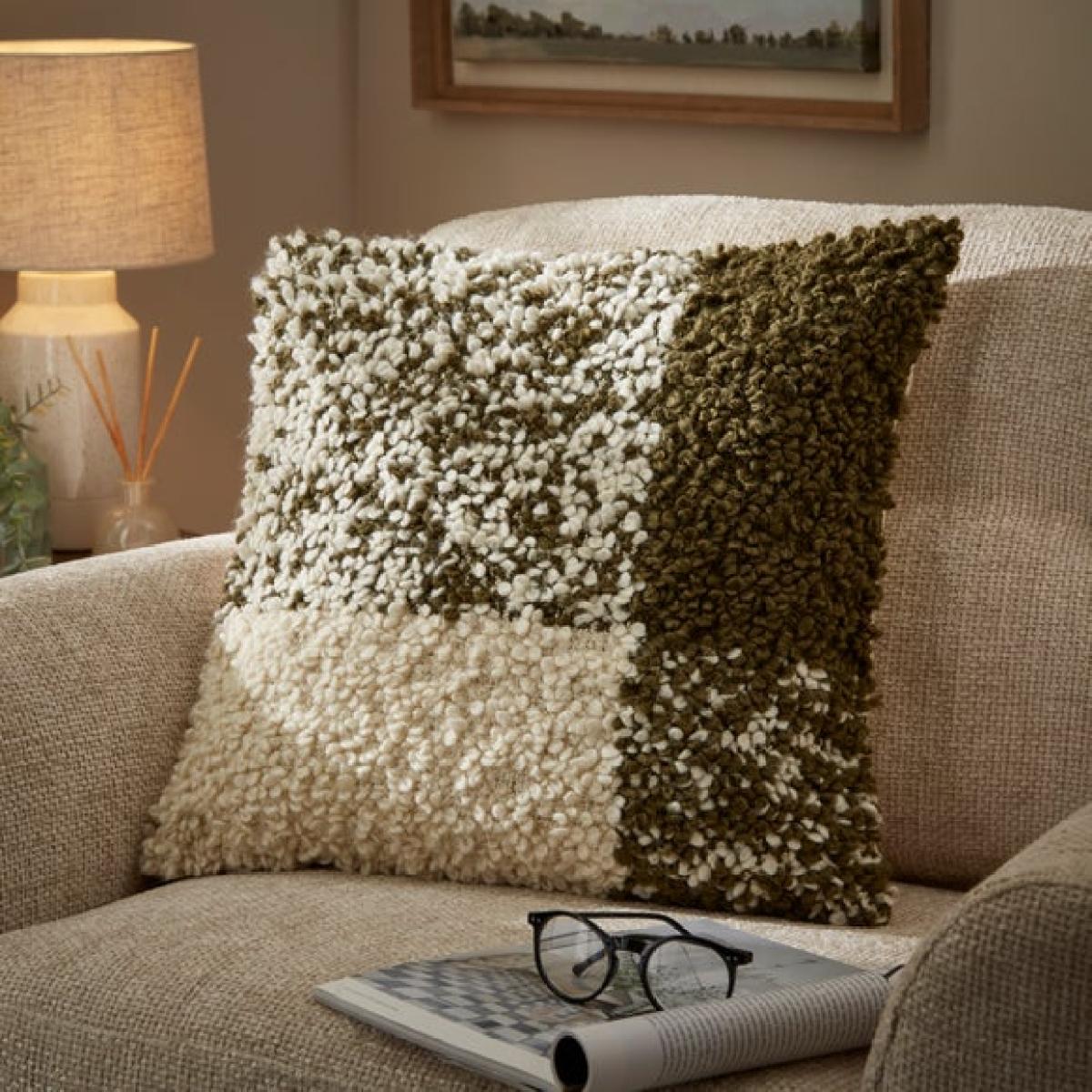 Chunky Boucle Check Square Cushion – image 1