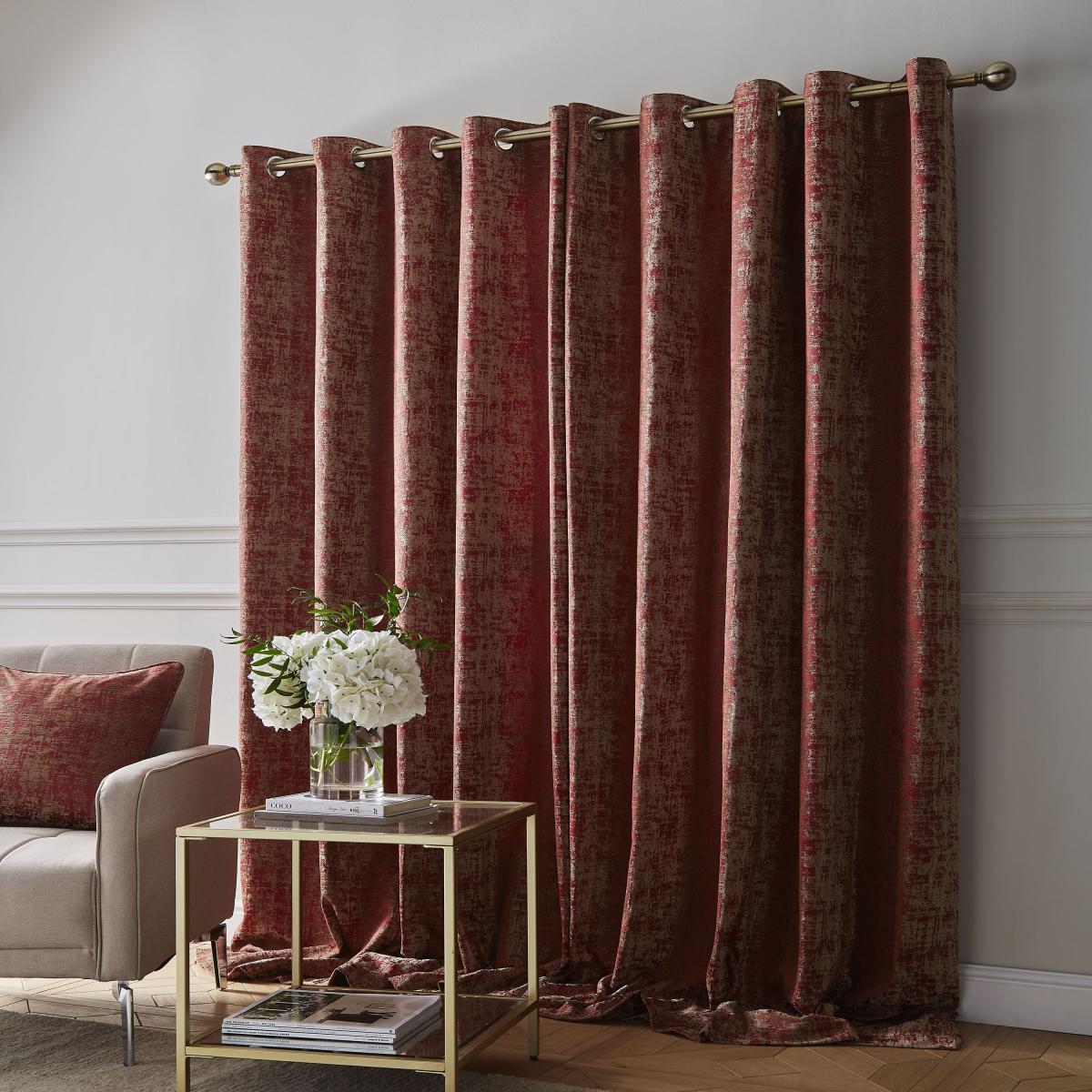 Opulent Chenille Cushion Red – image 4