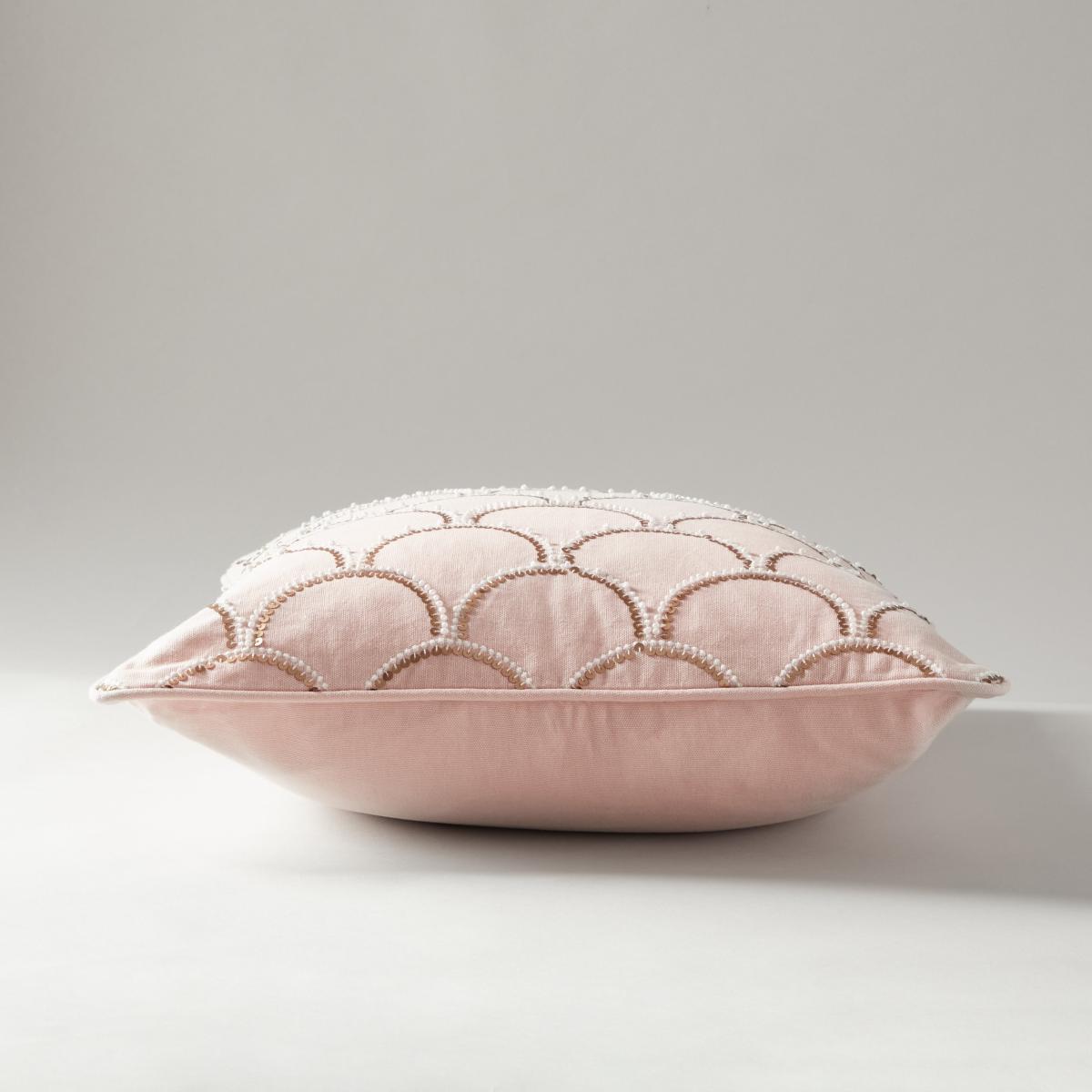 Beaded Scallop Cushion Pink – image 4