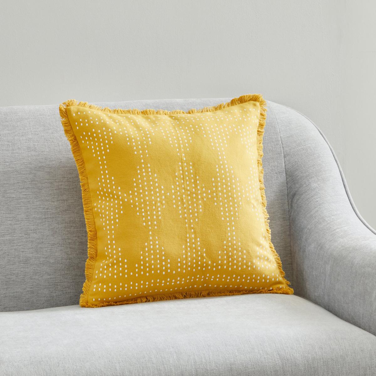 Fringed Diamond Geometric Cushion Cover Gold – image 2