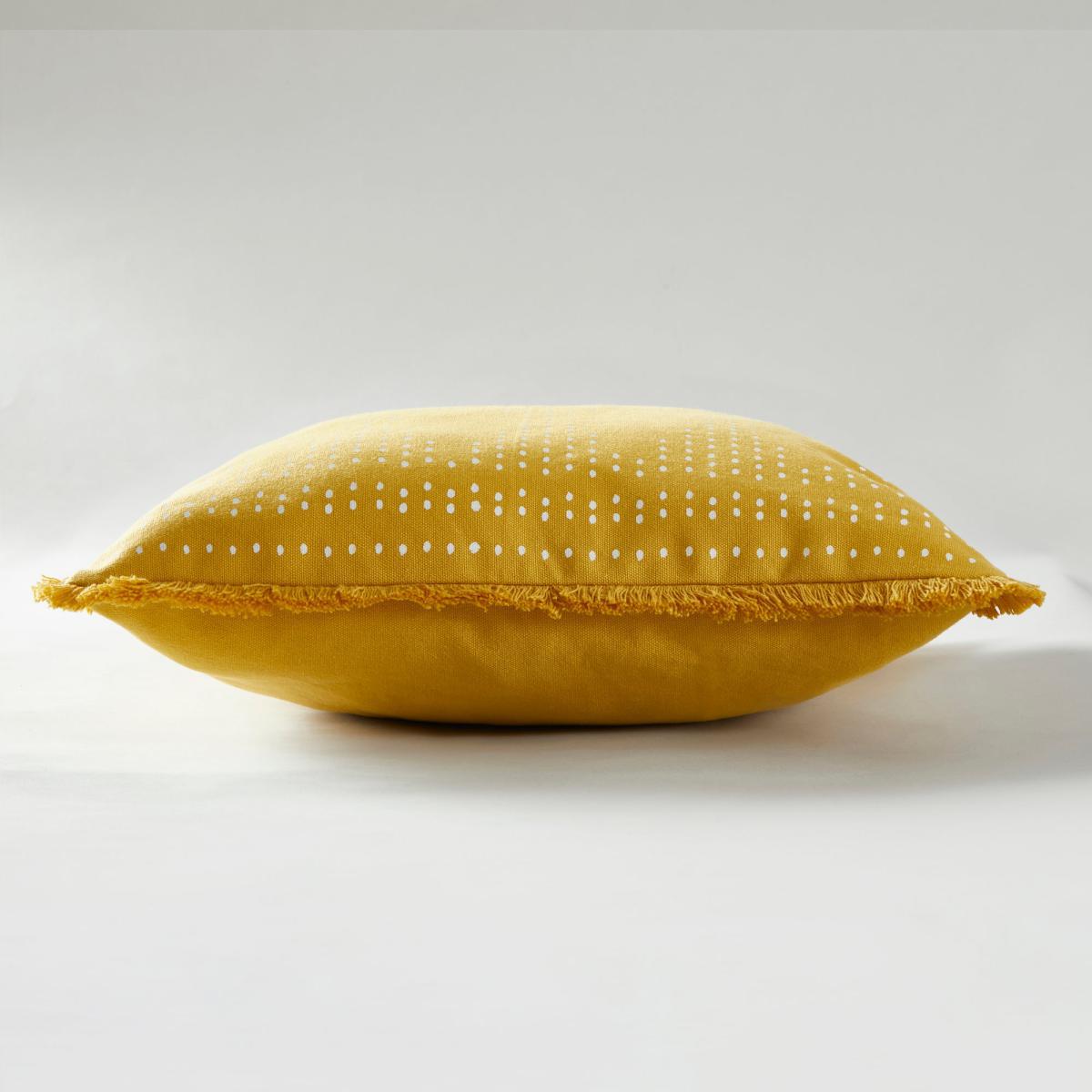 Fringed Diamond Geometric Cushion Cover Gold – image 3