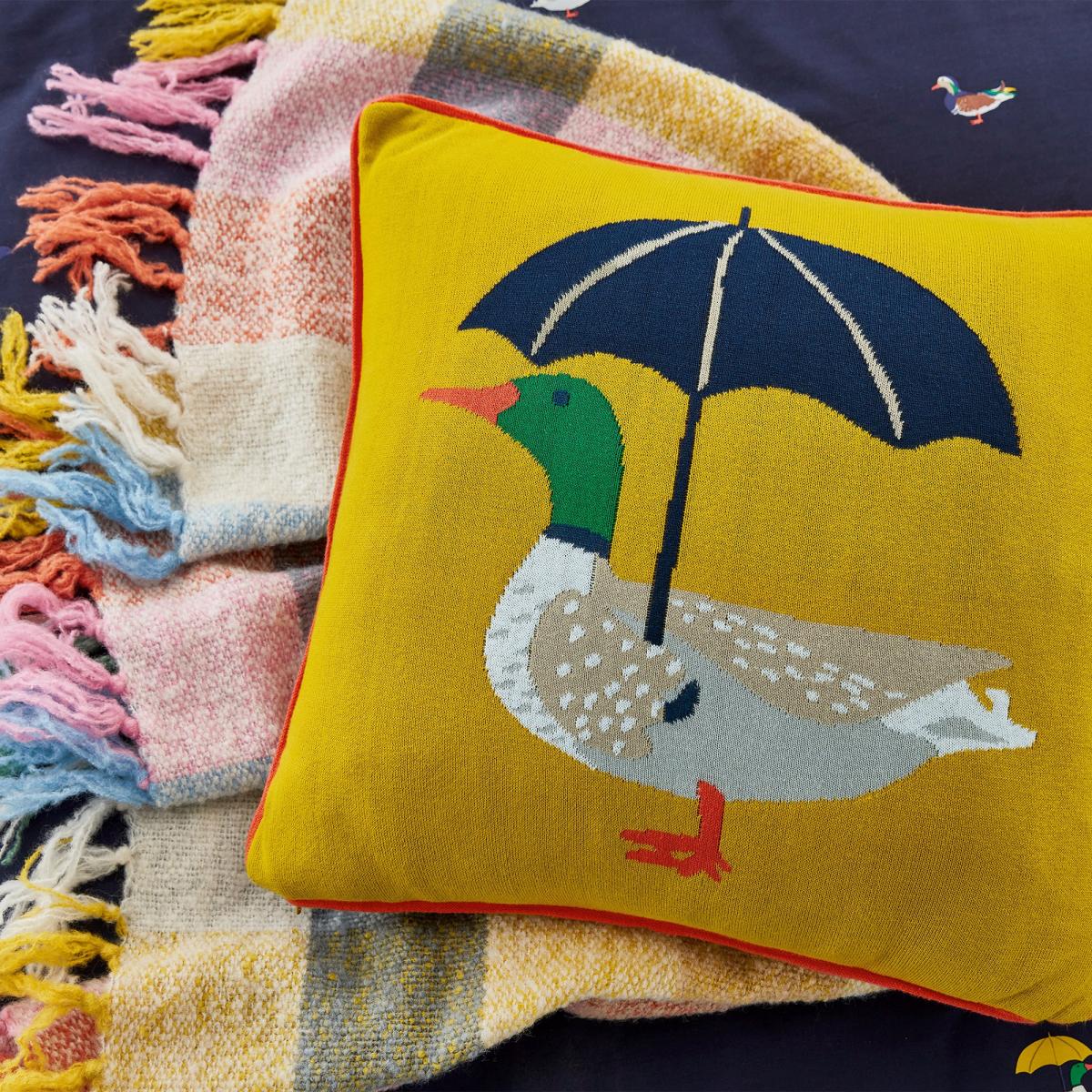 Joules Ducks March Cushion Gold – image 3