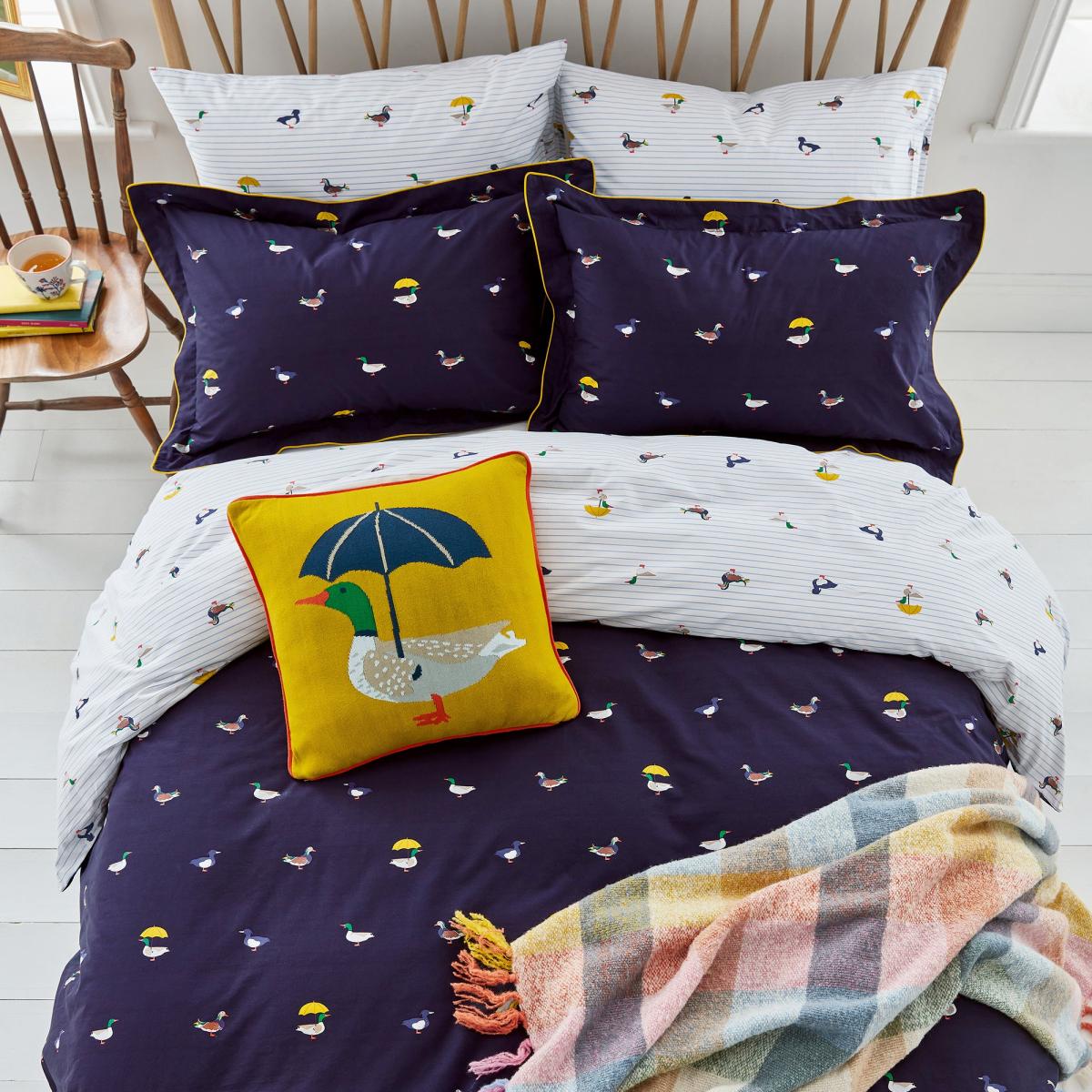 Joules Ducks March Cushion Gold – image 4