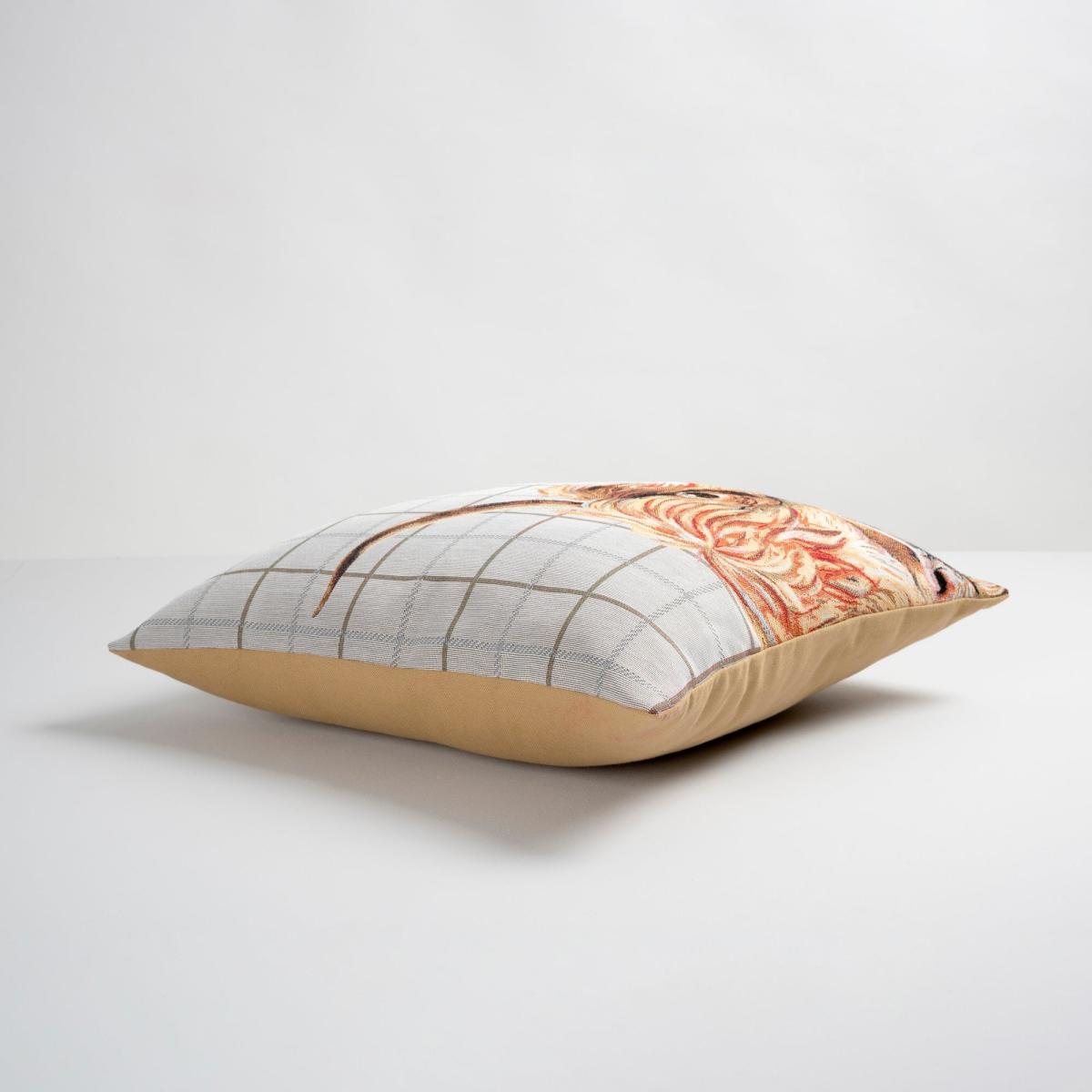 Highland Cow White Cushion White – image 3