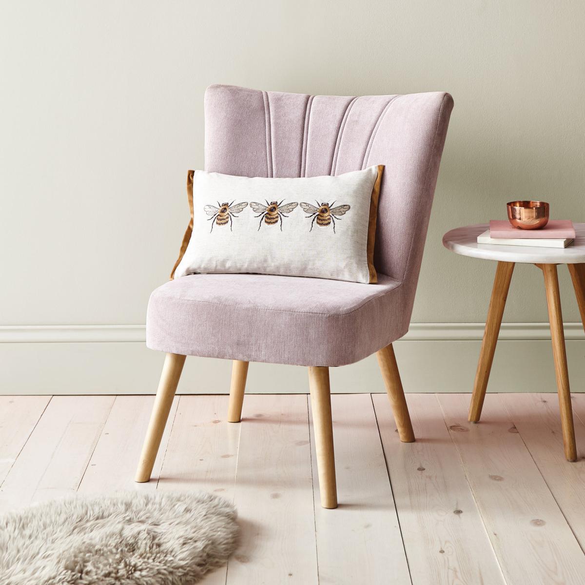 Bees Rectangular Cushion Natural – image 6