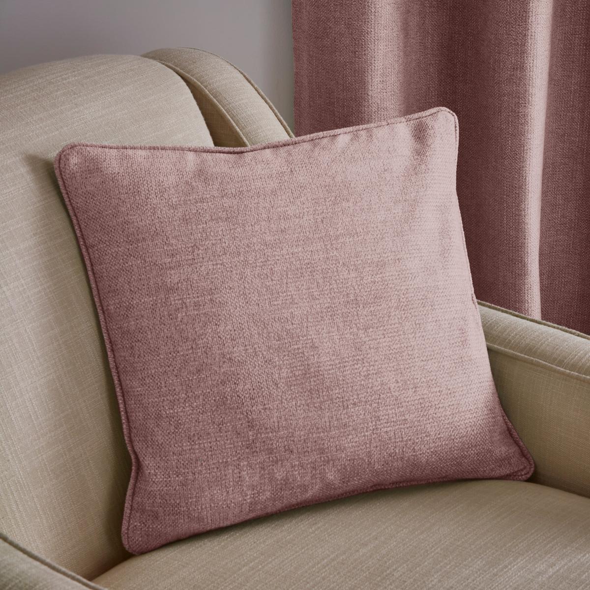 Wynter Cushion Blush – image 1