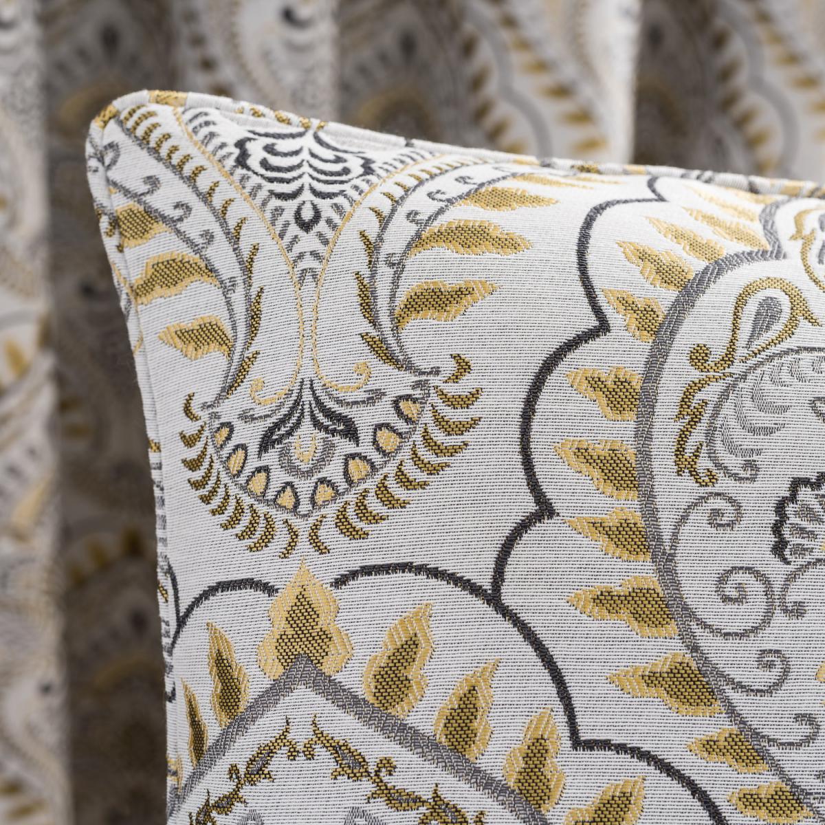 Leonardo Cushion Grey and White – image 2