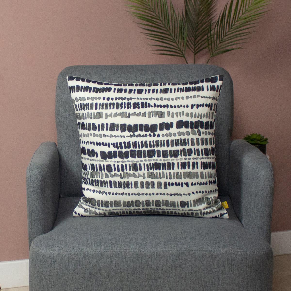 Brushstrokes Cushion Monochrome Black and white – image 4