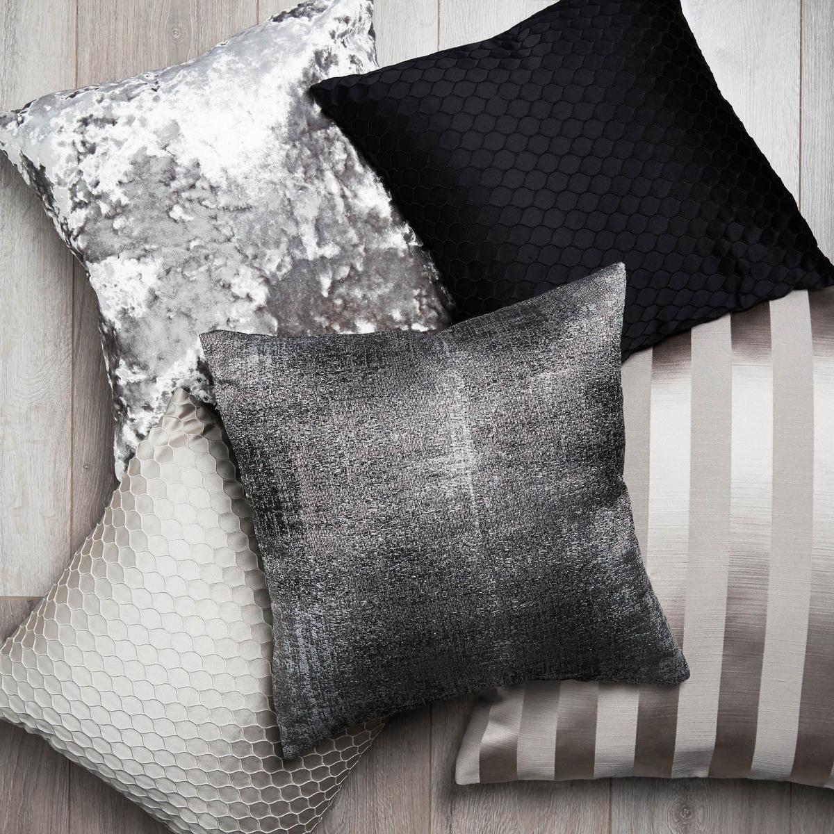 Velvet Merlin Cushion Cover Grey / Silver – image 3