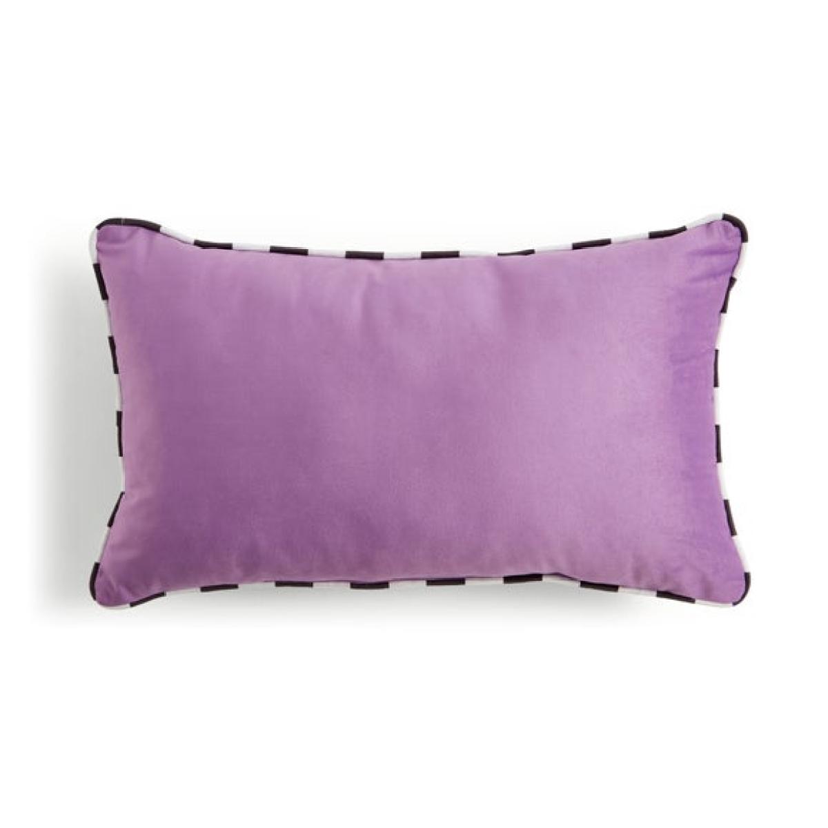 Trio of Pumpkins Tufted Cushion – image 4
