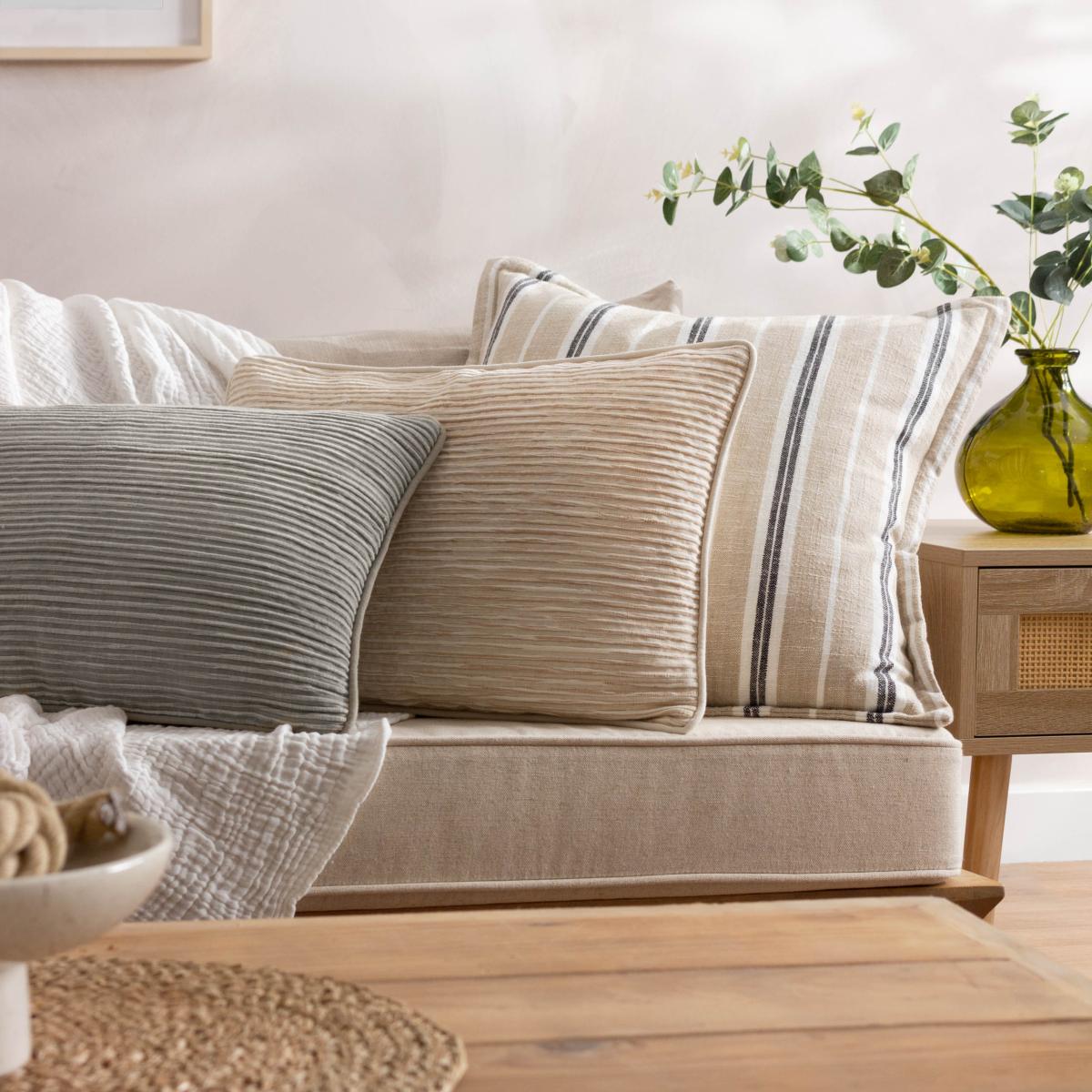 Yard Cove Cotton Rectangle Cushion – image 6