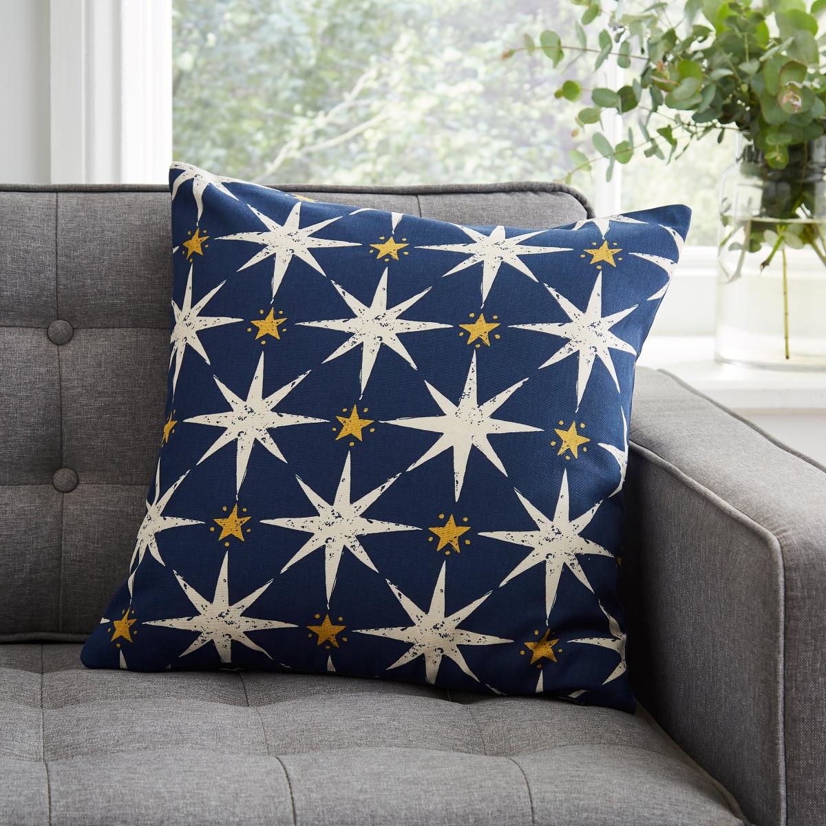 Printed Star Cushion Navy – image 1