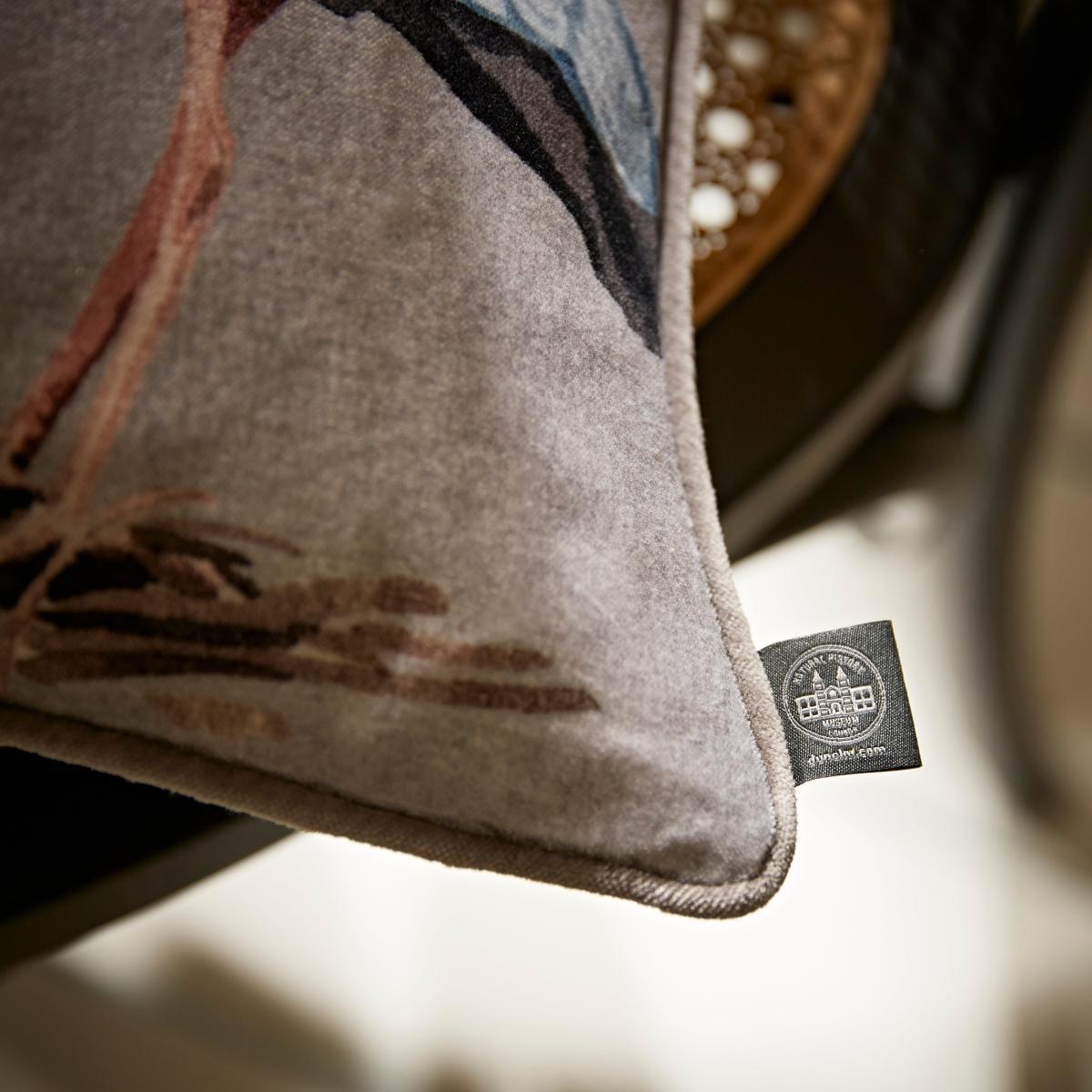 Heron Cushion Navy – image 3