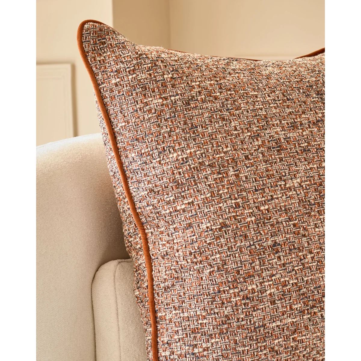 Fabian rust large cushion – image 3