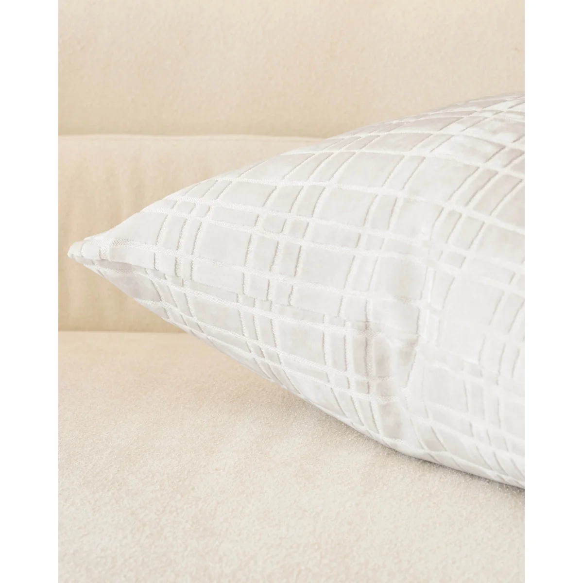 Arabella ivory large cushion – image 3