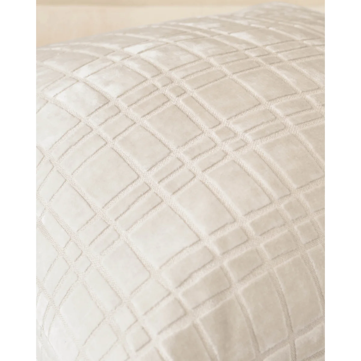 Arabella ivory large cushion – image 5