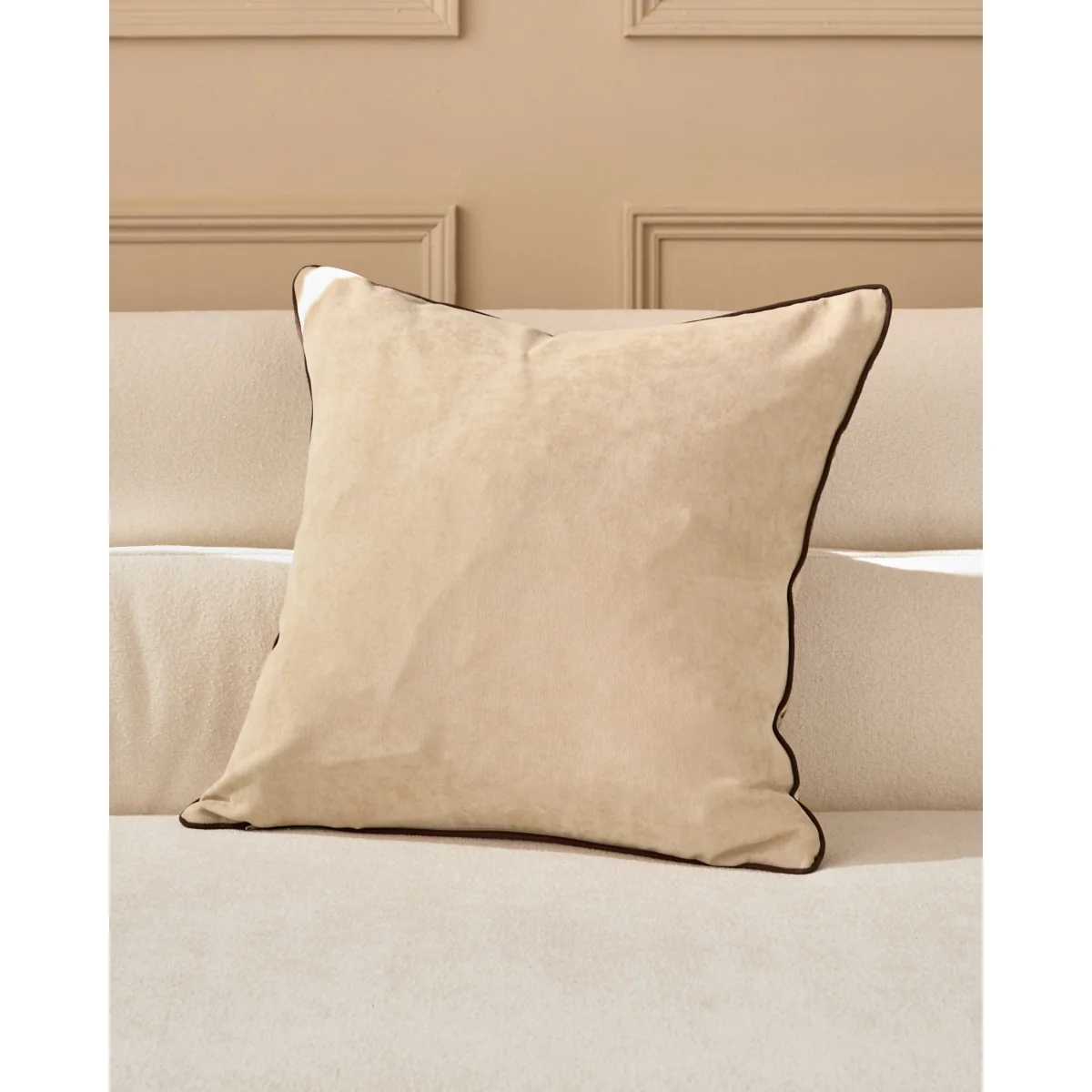 Maderia natural medium cushion – image 2
