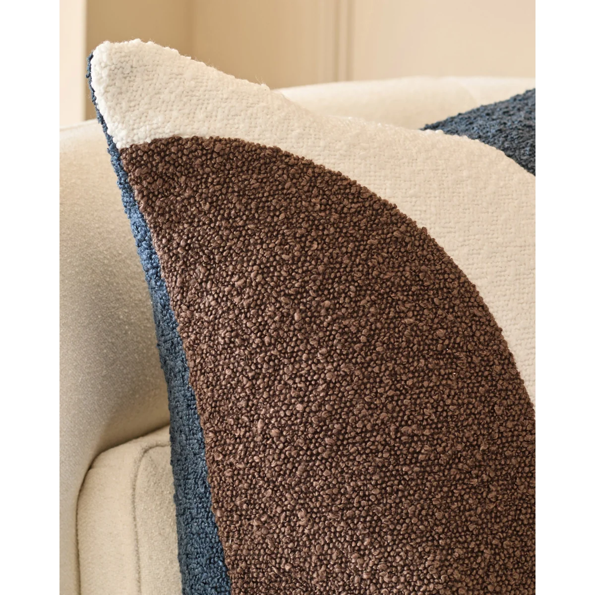 Harmony navy medium cushion – image 3