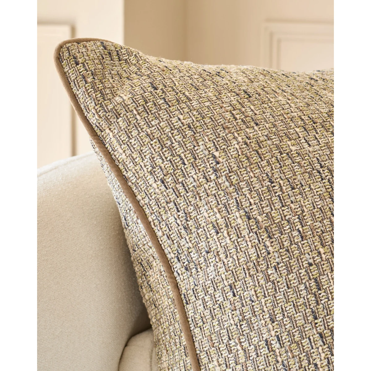 Fabian green large cushion – image 3