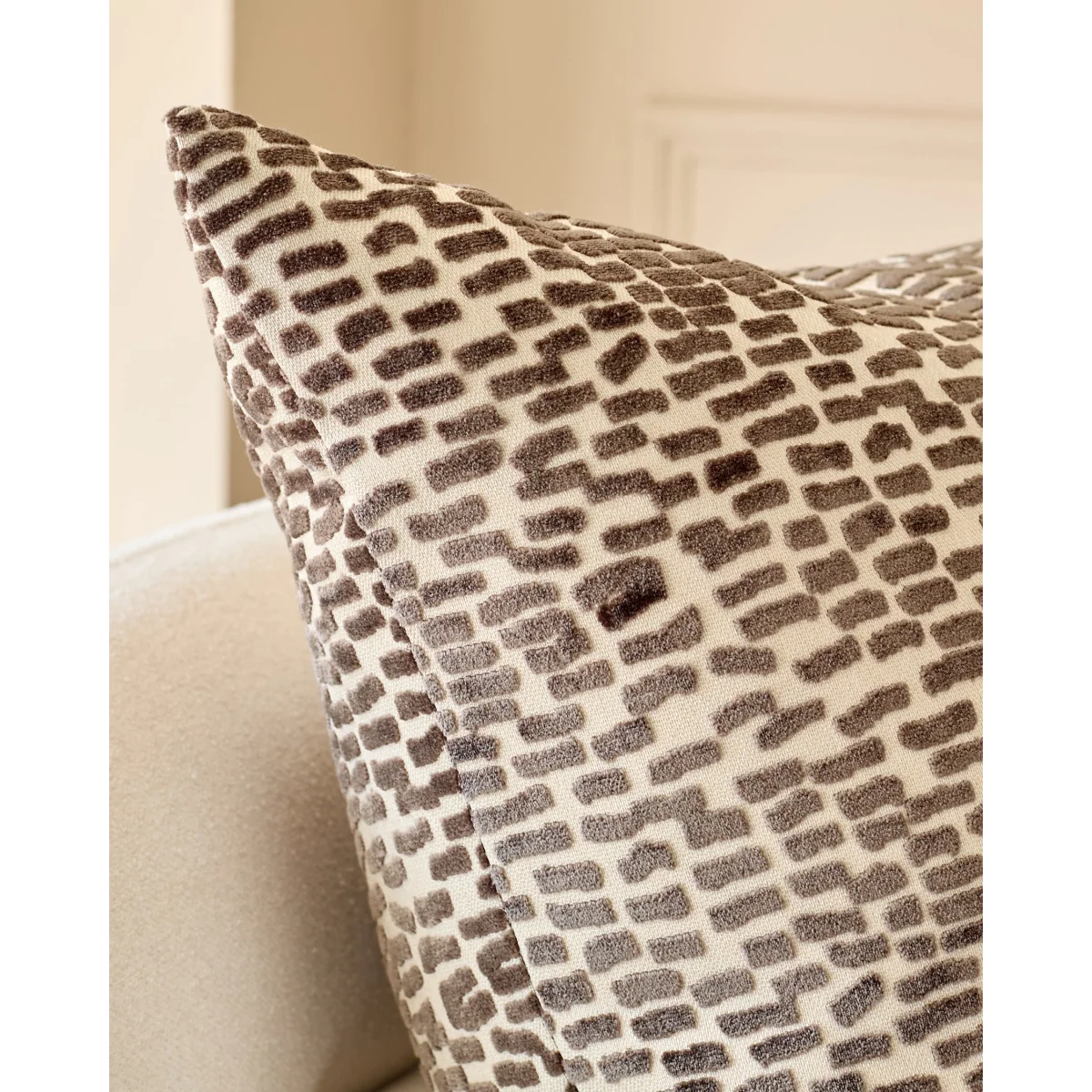 Payton chocolate large cushion – image 3