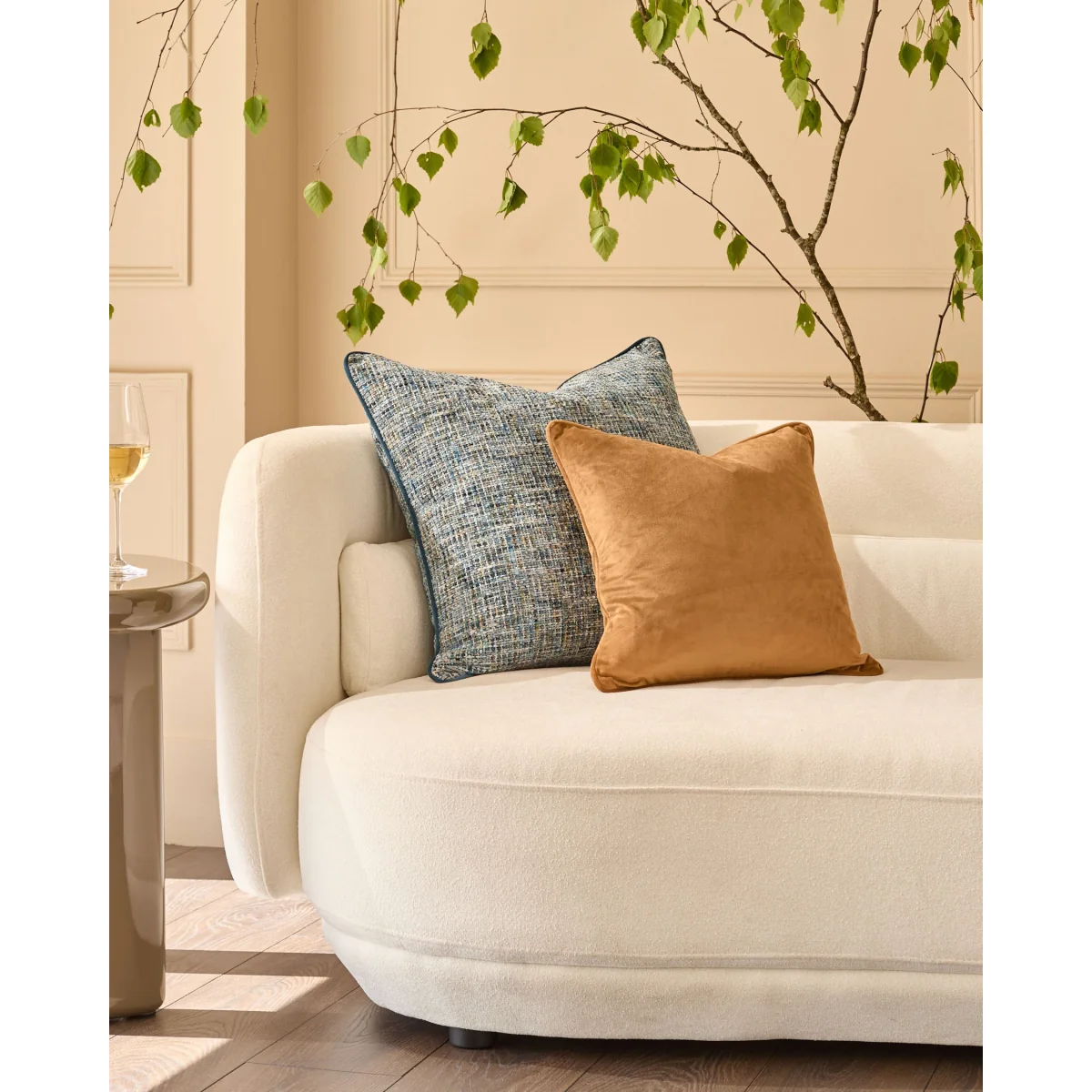 Luca caramel medium cushion – image 2