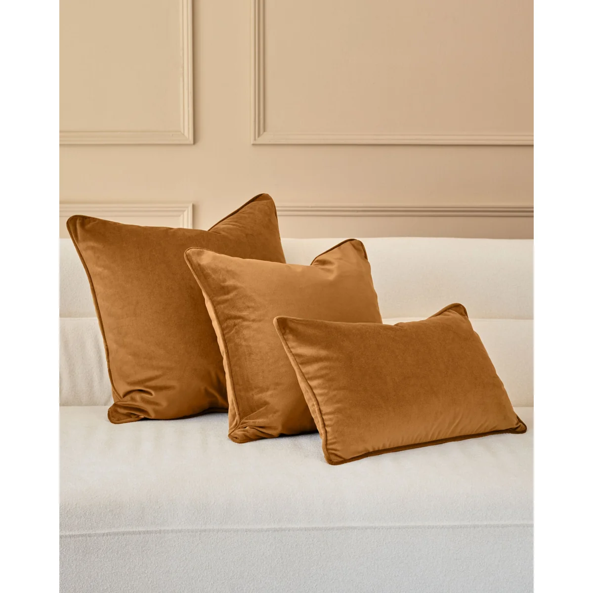 Luca caramel medium cushion – image 3