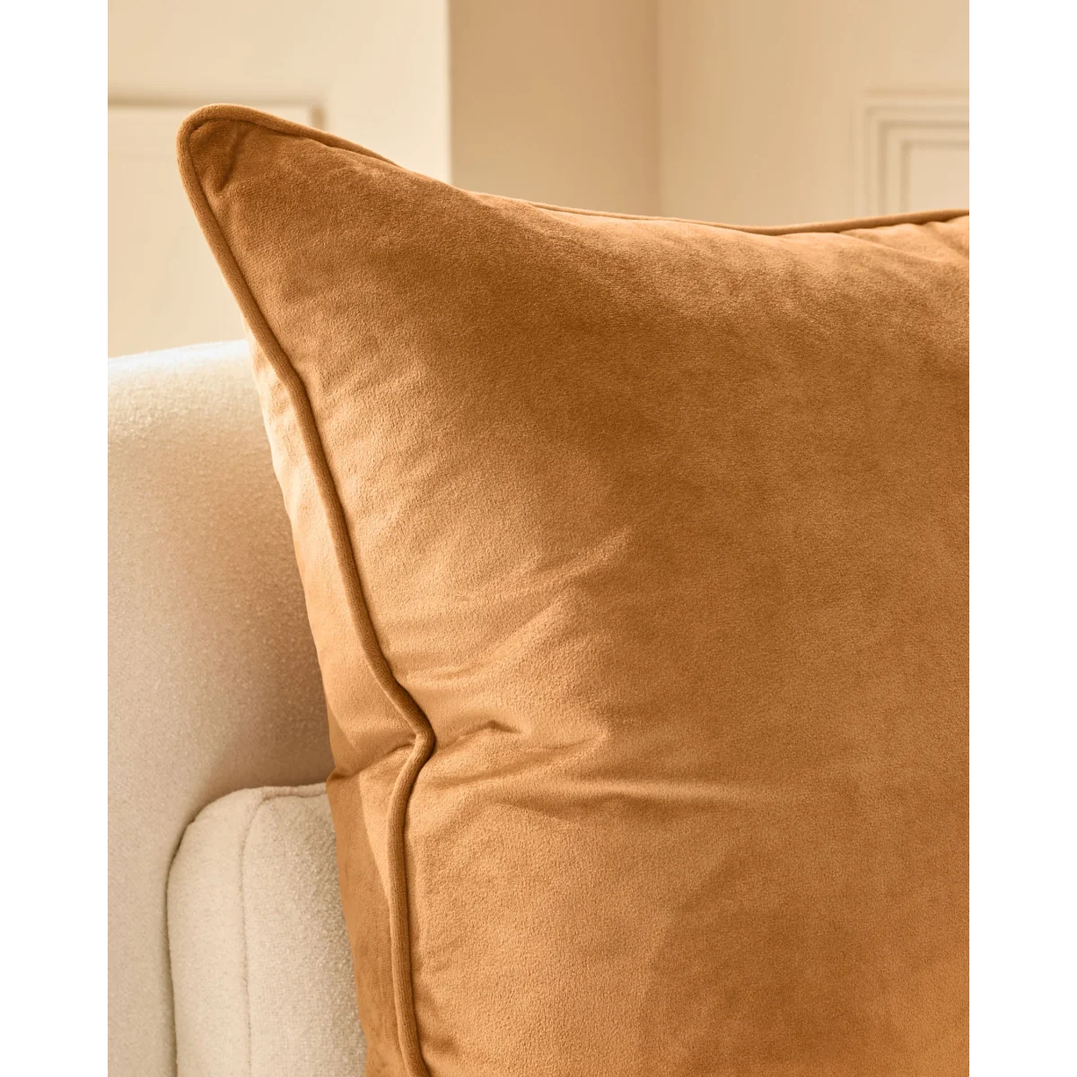 Luca caramel medium cushion – image 5