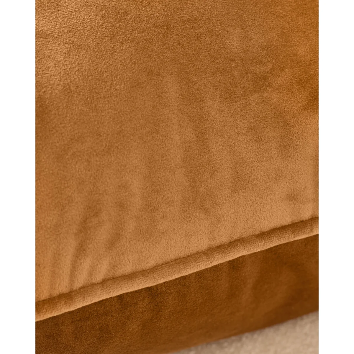 Luca caramel large cushion – image 6