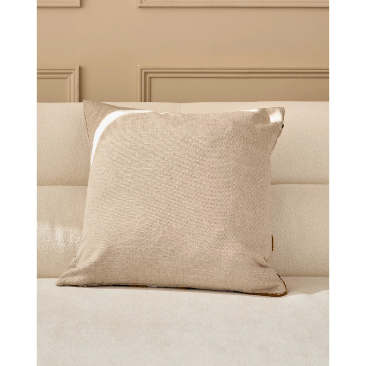 Camille natural medium cushion – image 2