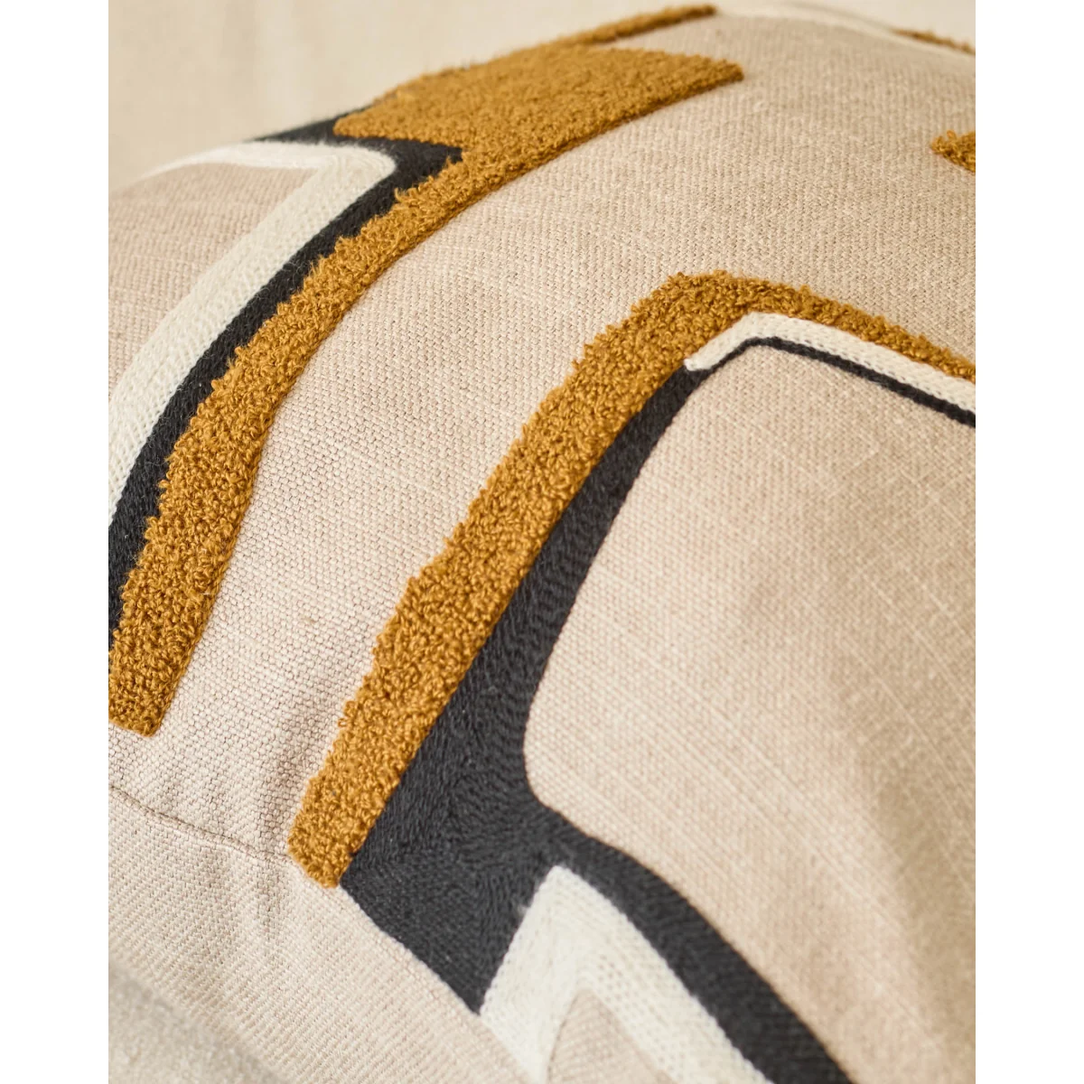 Camille natural medium cushion – image 6