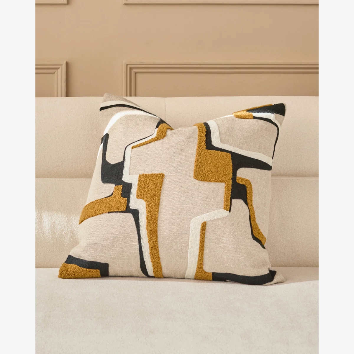 Camille natural medium cushion – image 1