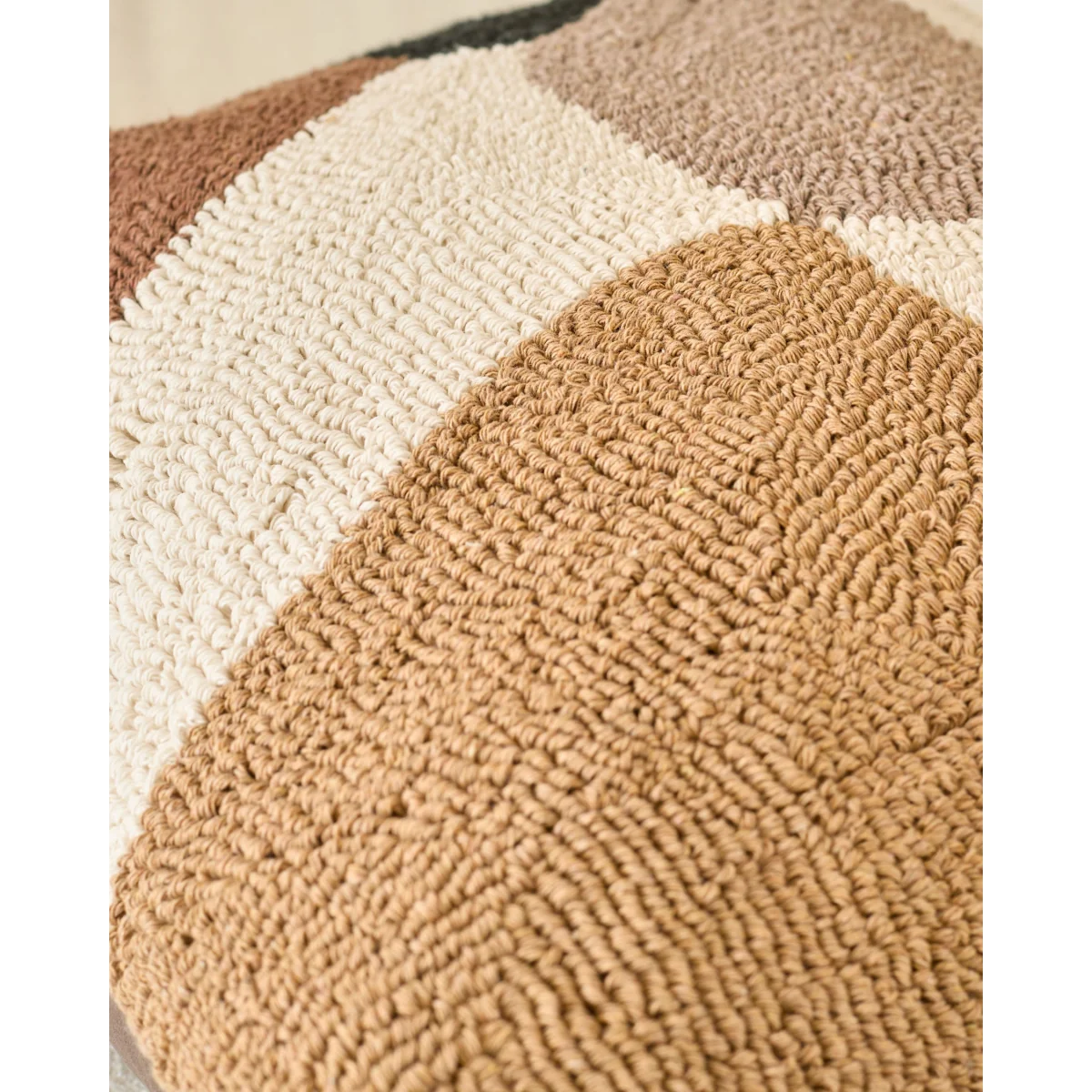 Lennon natural medium cushion – image 6