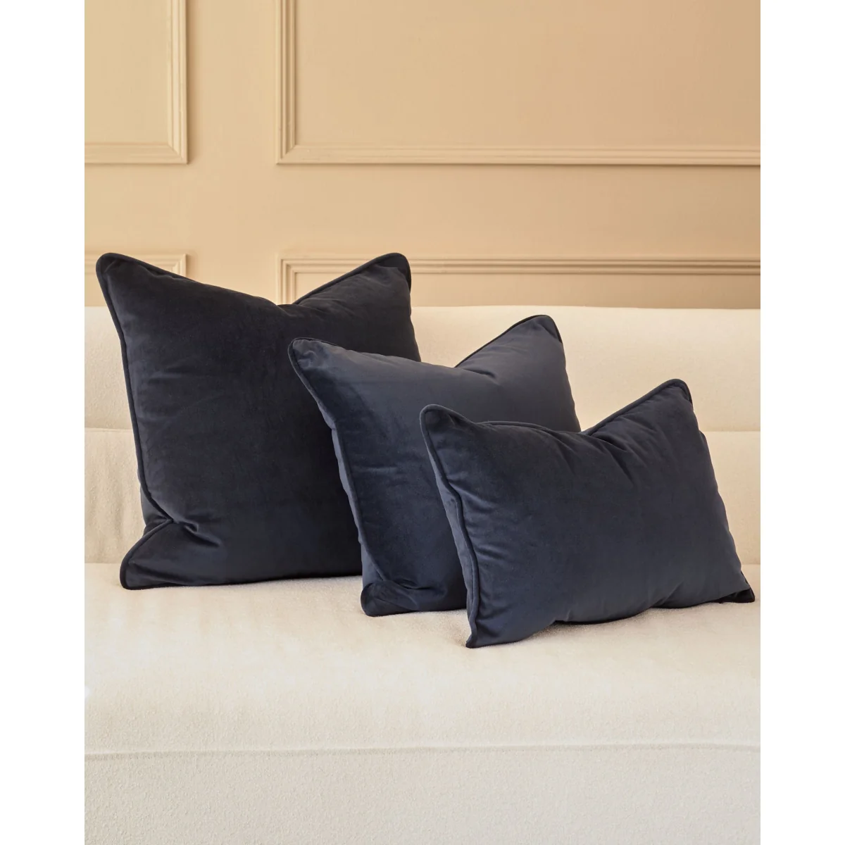 Luca navy medium cushion – image 3
