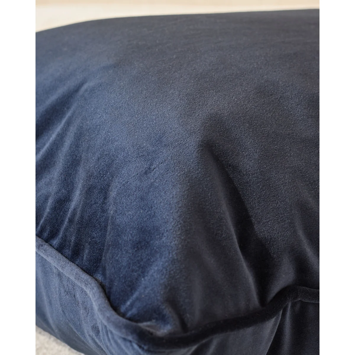 Luca navy medium cushion – image 6