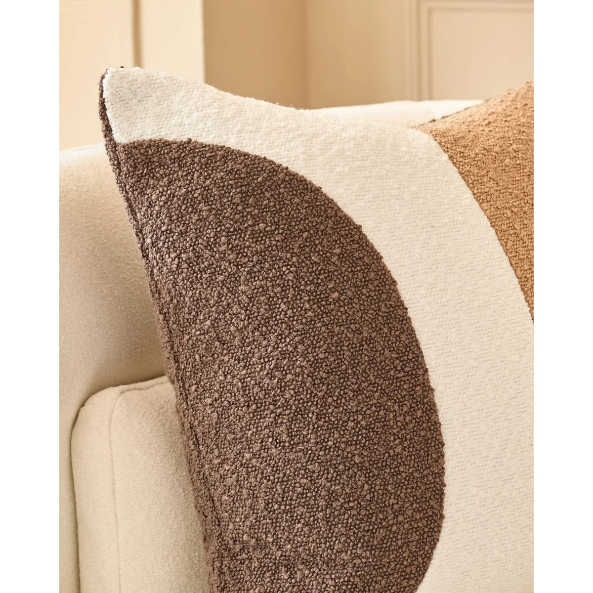 Harmony natural medium cushion – image 4