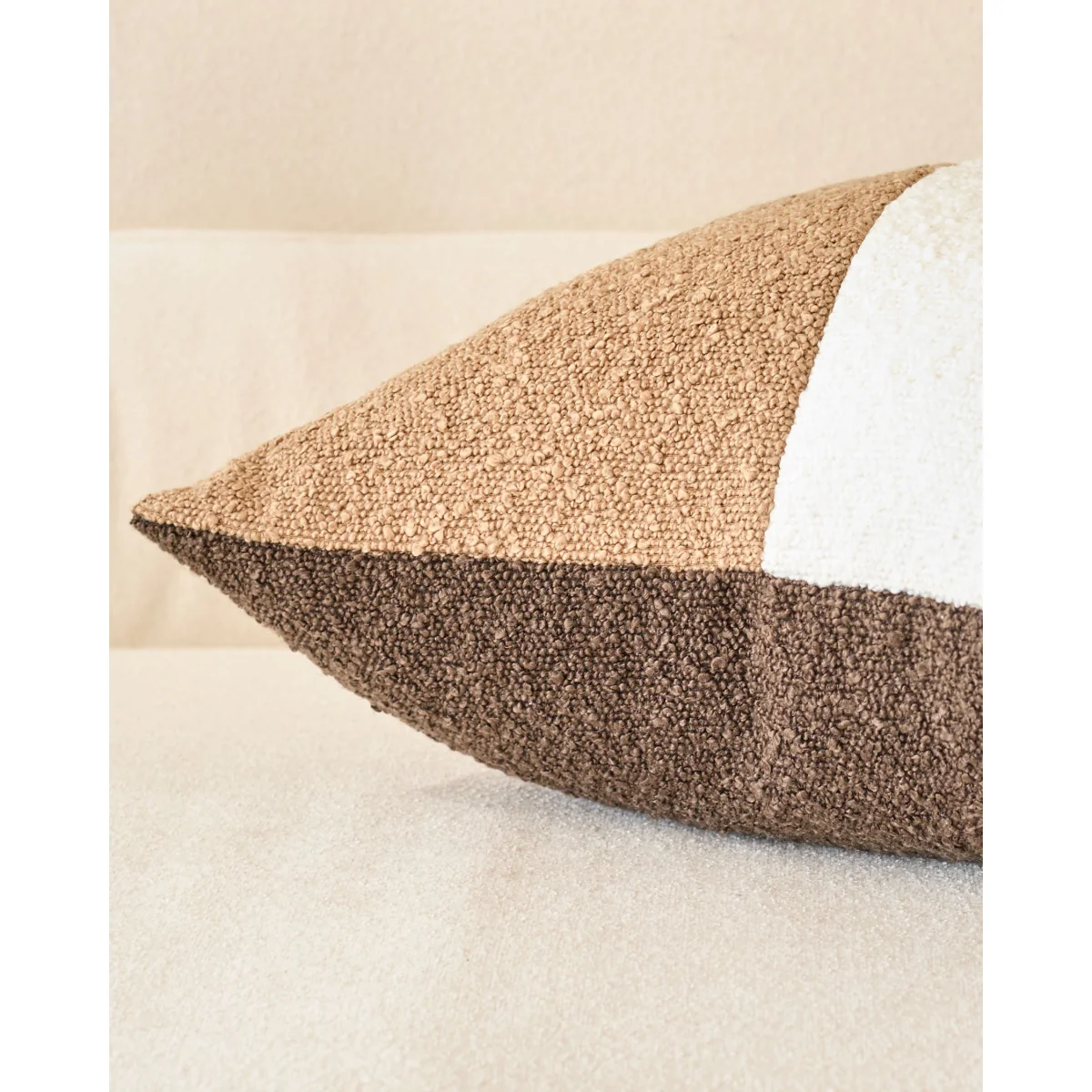 Harmony natural medium cushion – image 5