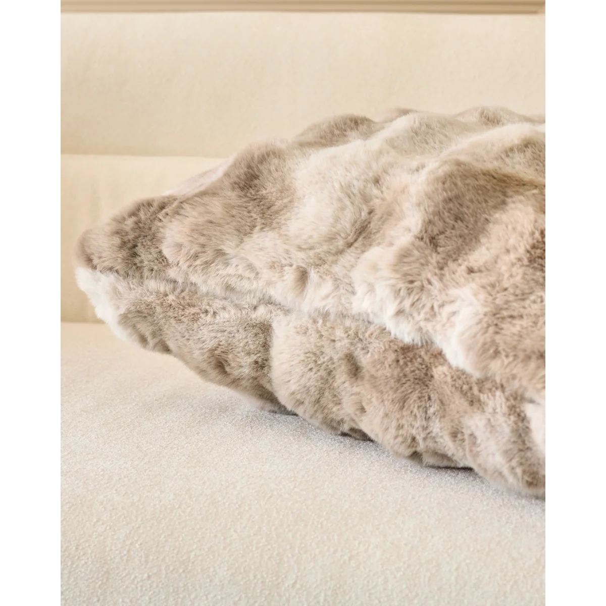 Nova natural large cushion – image 4