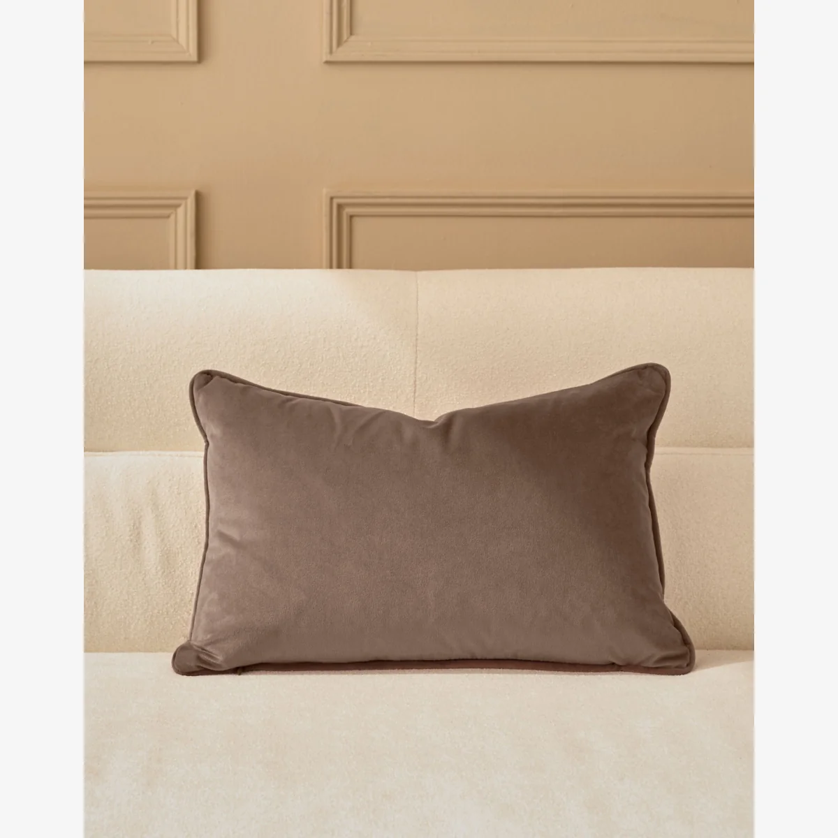 Luca mink rectangle cushion – image 1