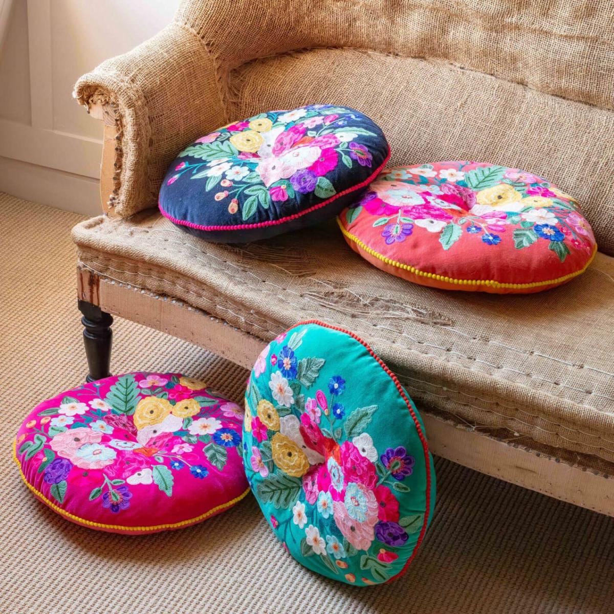 Fuchsia Bouquet Round Seat Pad Small – image 1