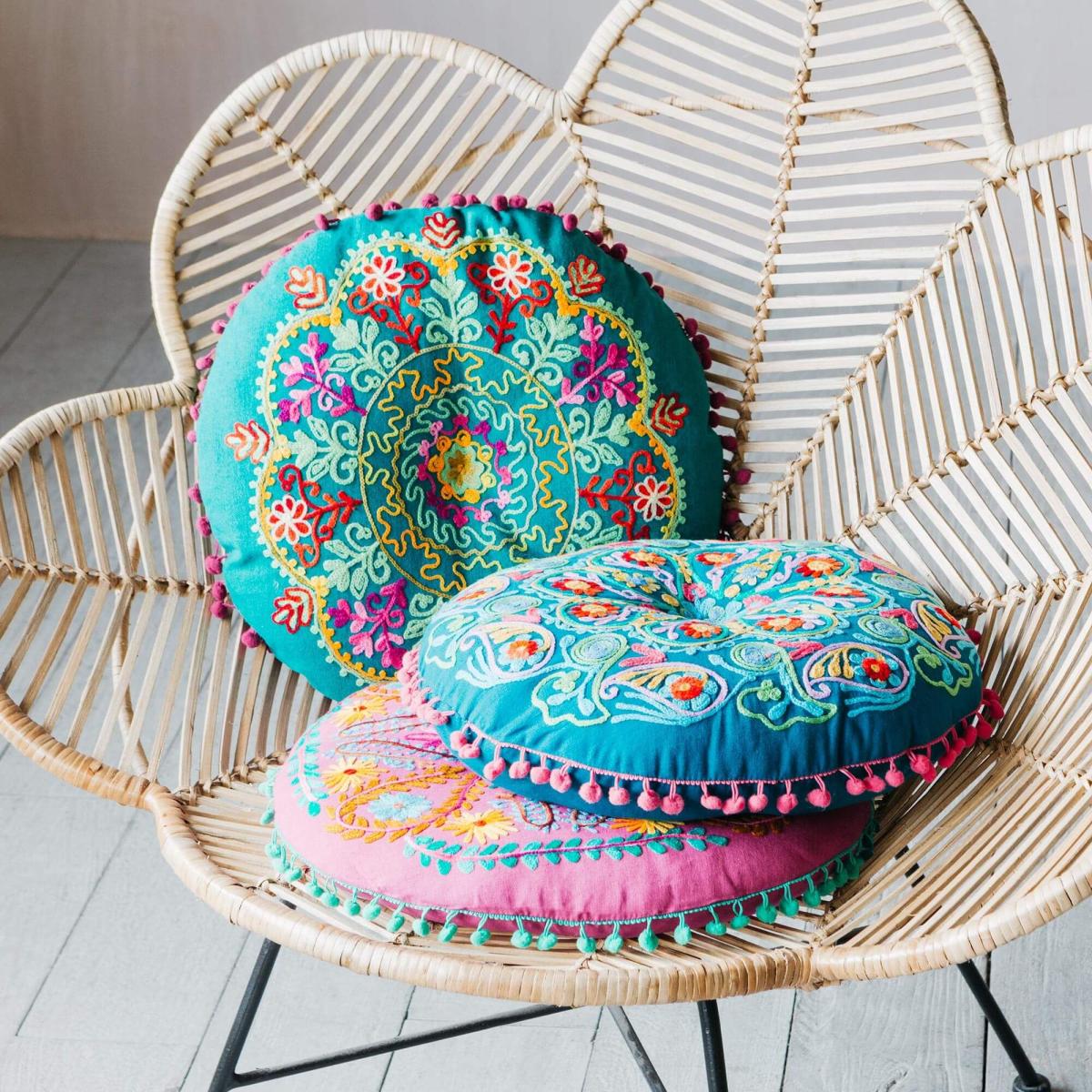 Round Fuchsia Boho Seat Cushion – image 1