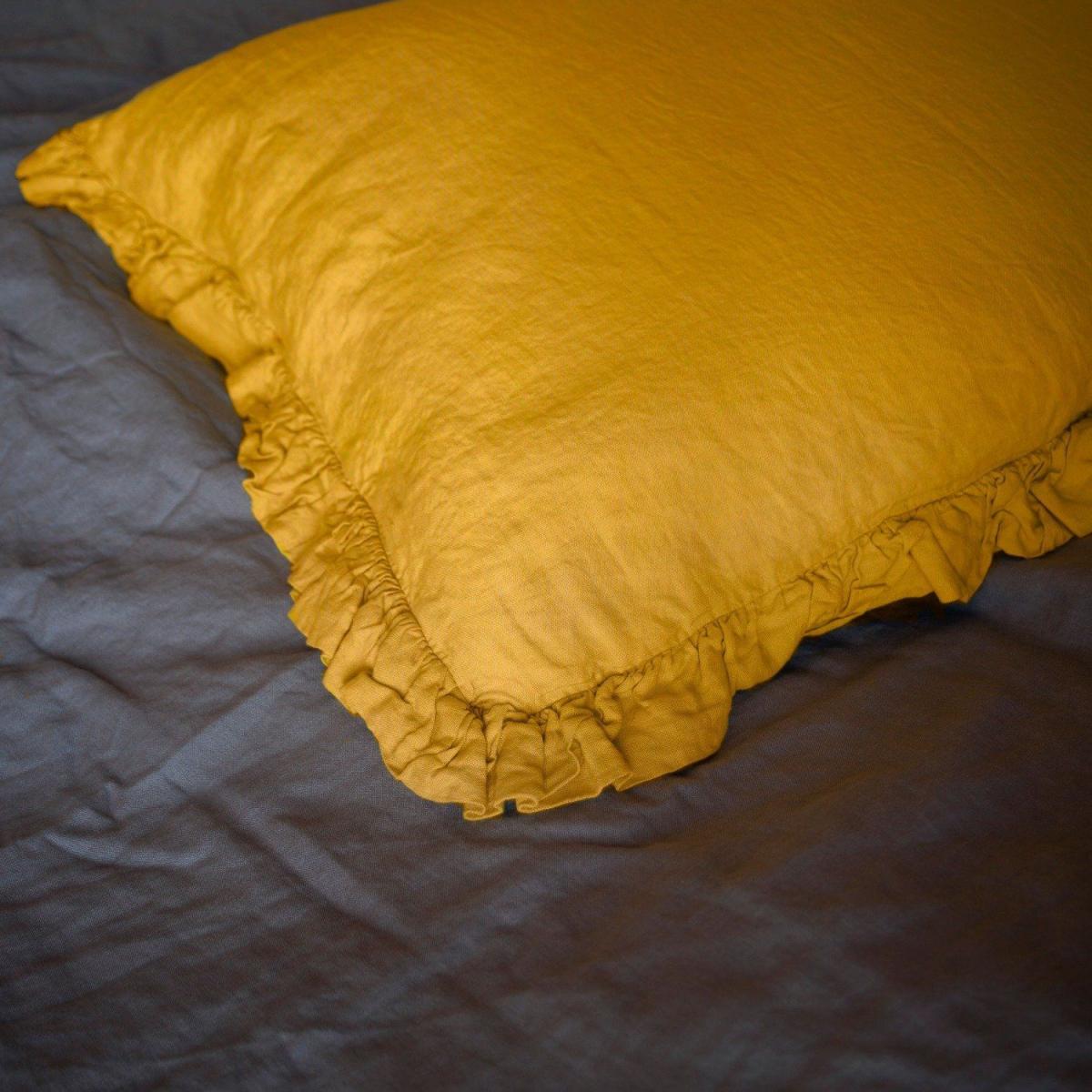 Porto Blush Linen Cushion – image 3