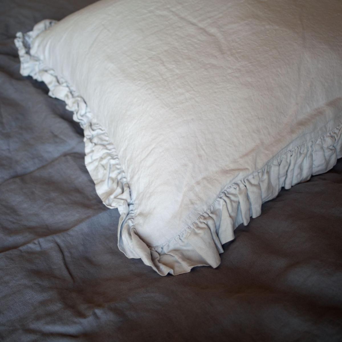Porto Blush Linen Cushion – image 4