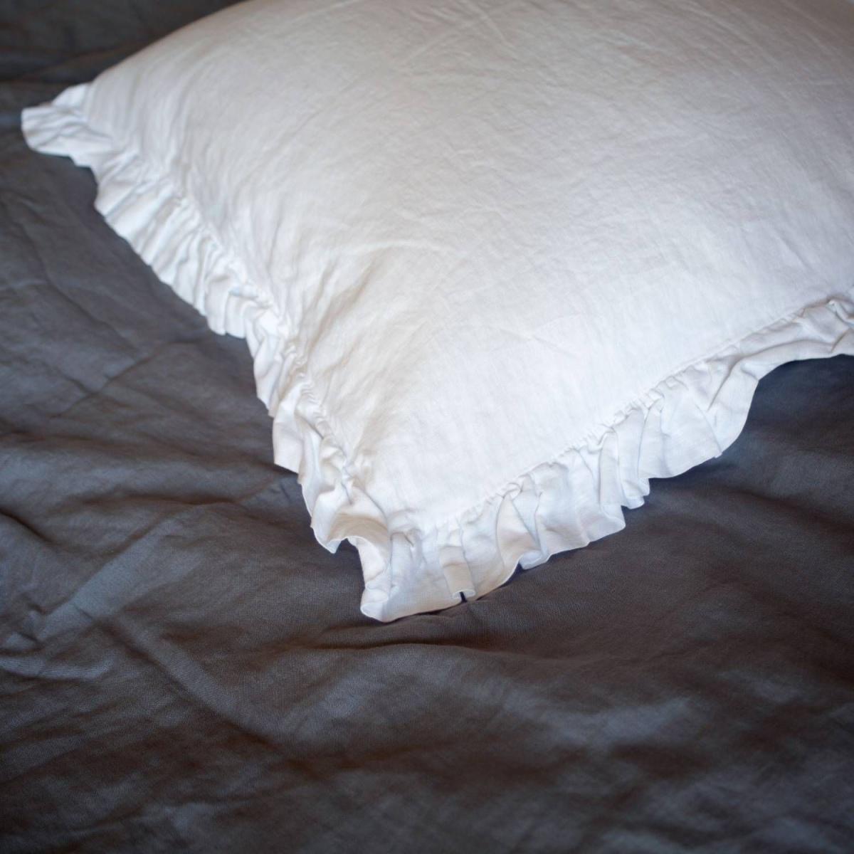 Porto Blush Linen Cushion – image 5