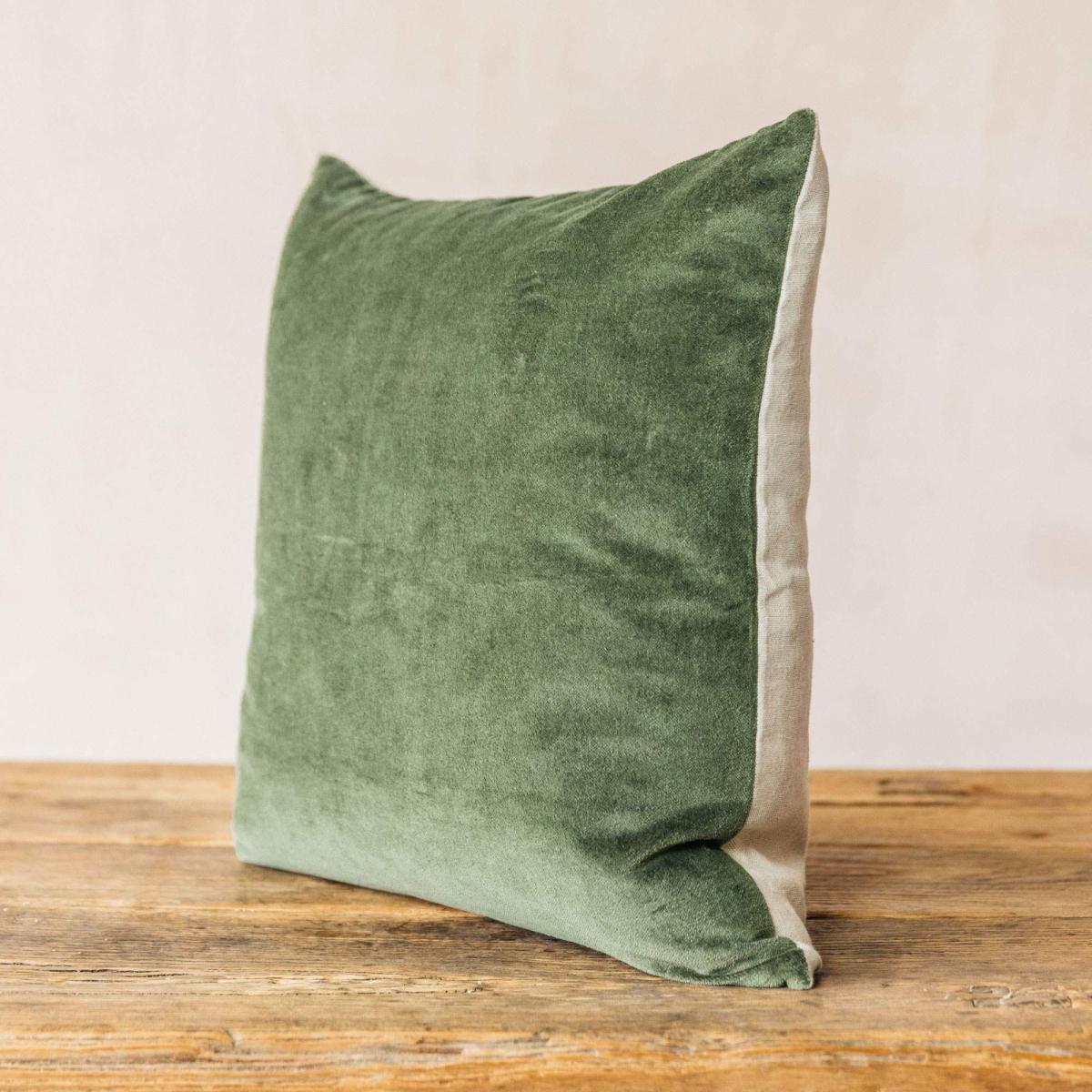 Seal Velvet Square Cushion – image 11
