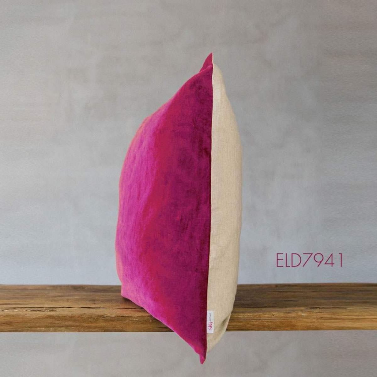 Seal Velvet Square Cushion – image 5