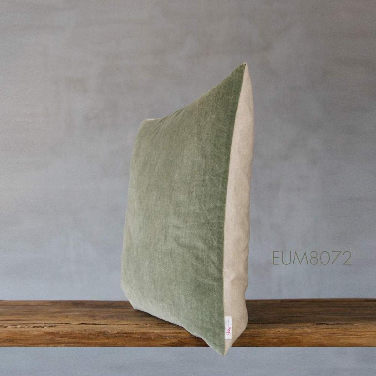 Seal Velvet Square Cushion – image 6