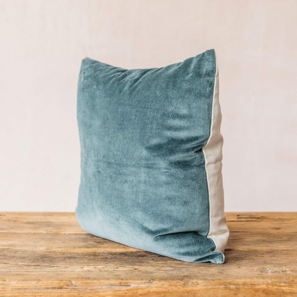Seal Velvet Square Cushion – image 8