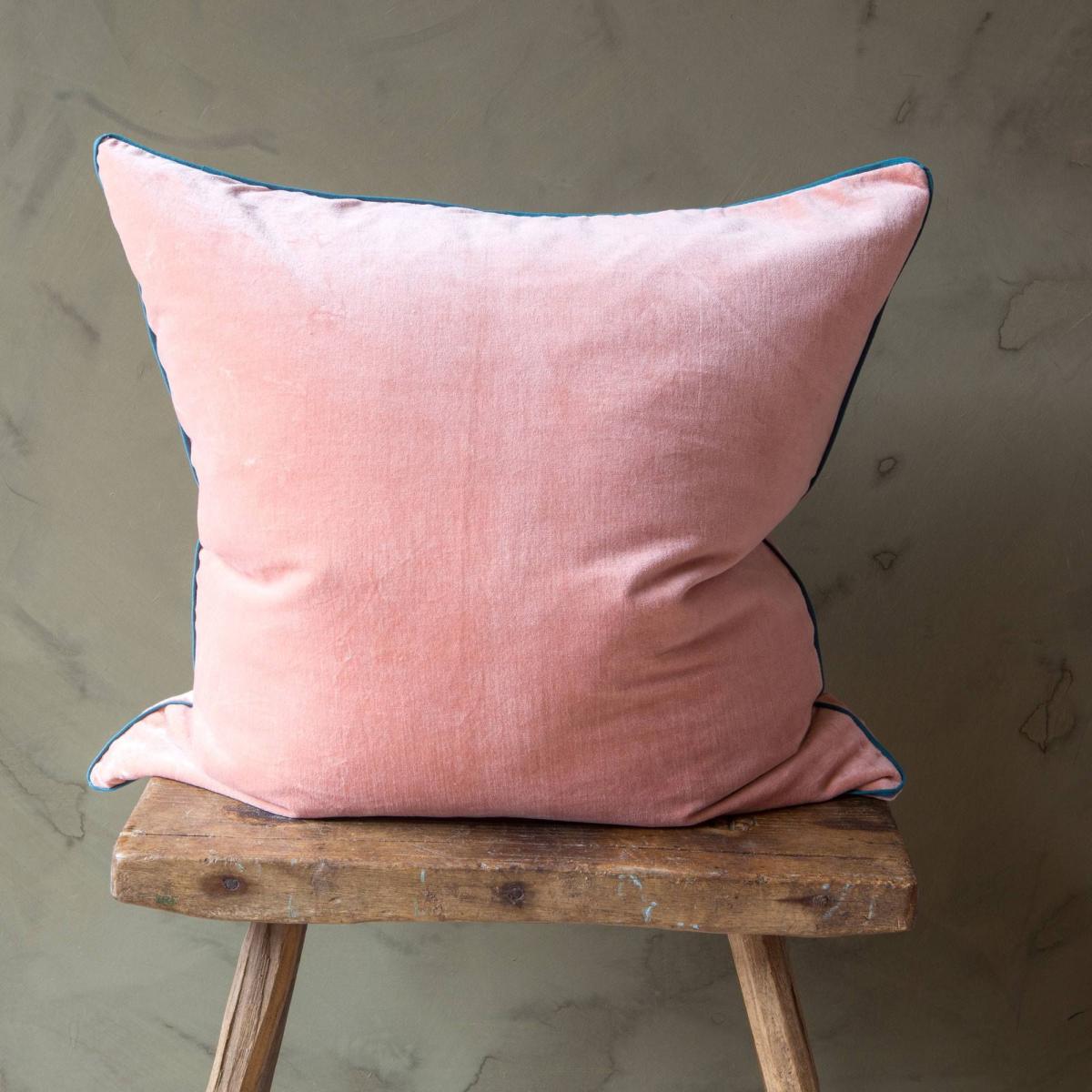 Amara Large Fuchsia Cushion – image 4