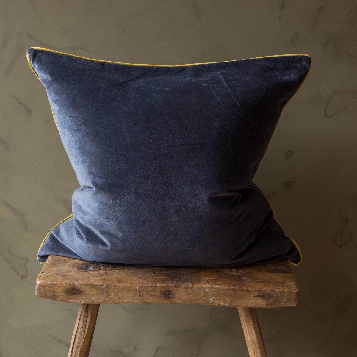 Amara Large Fuchsia Cushion – image 5