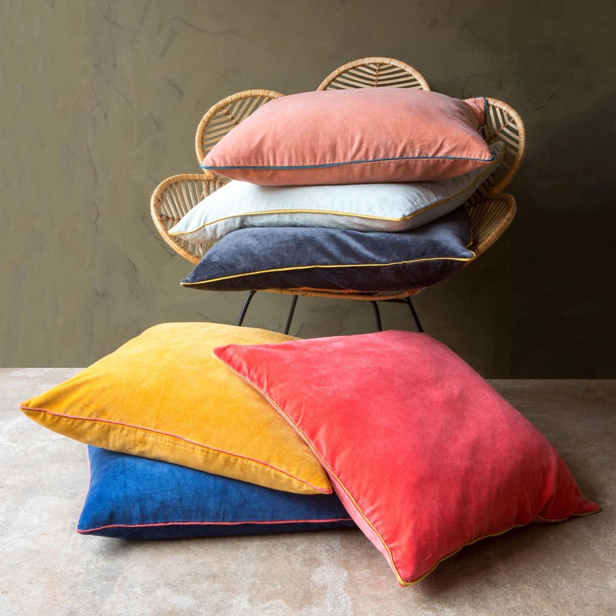 Amara Large Fuchsia Cushion – image 1